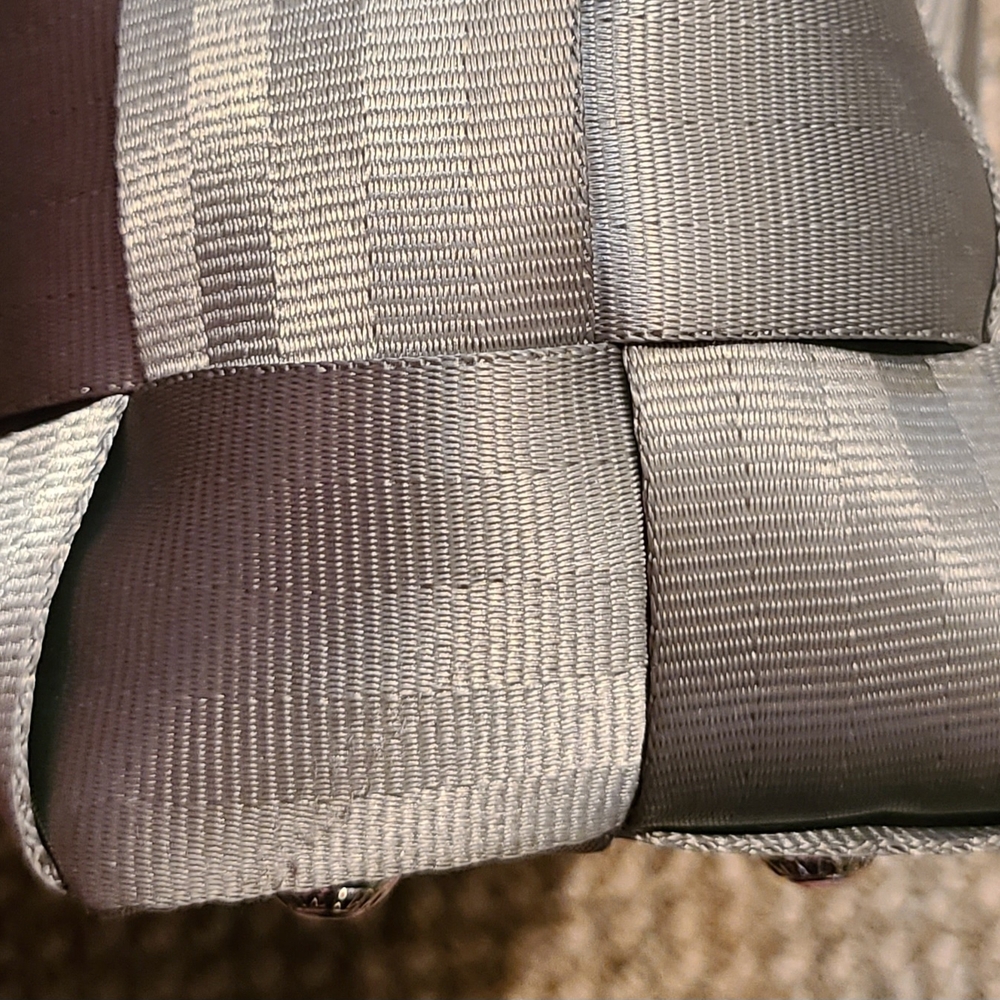 Harveys Gray Executive Seatbelt Messenger Bag - Picture 10 of 10